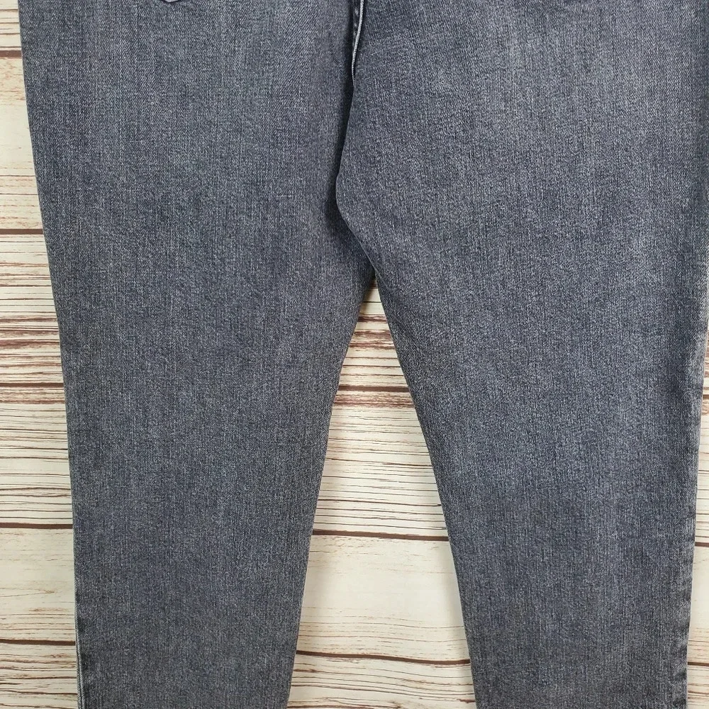 Hudson Womens Size 31x28 Black Holly Straight Leg Distressed Jeans          #238 - Picture 9 of 13